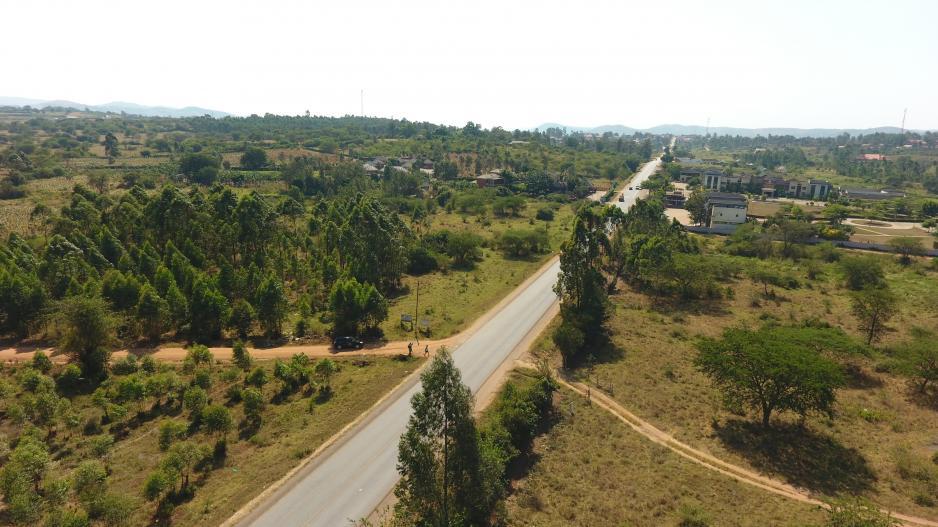 road_to_the_estate